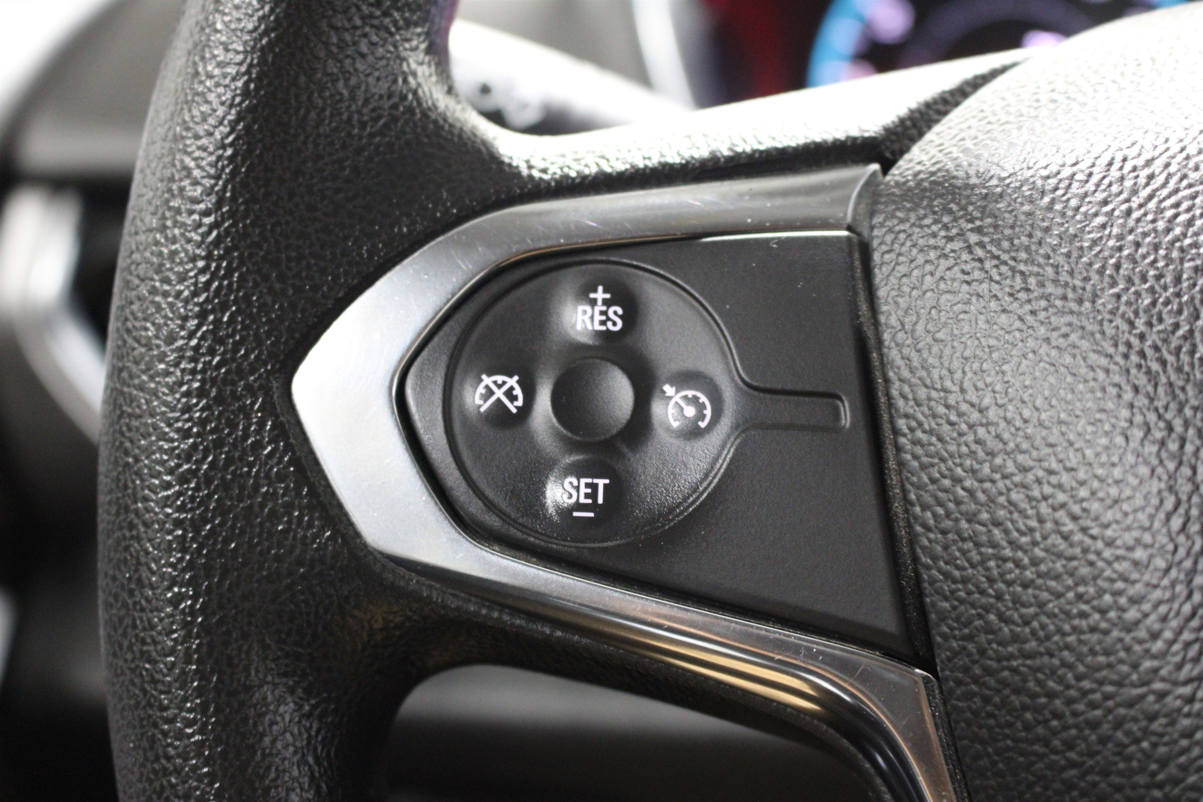 Used 2018 Chevrolet Traverse LS FWD image 11
