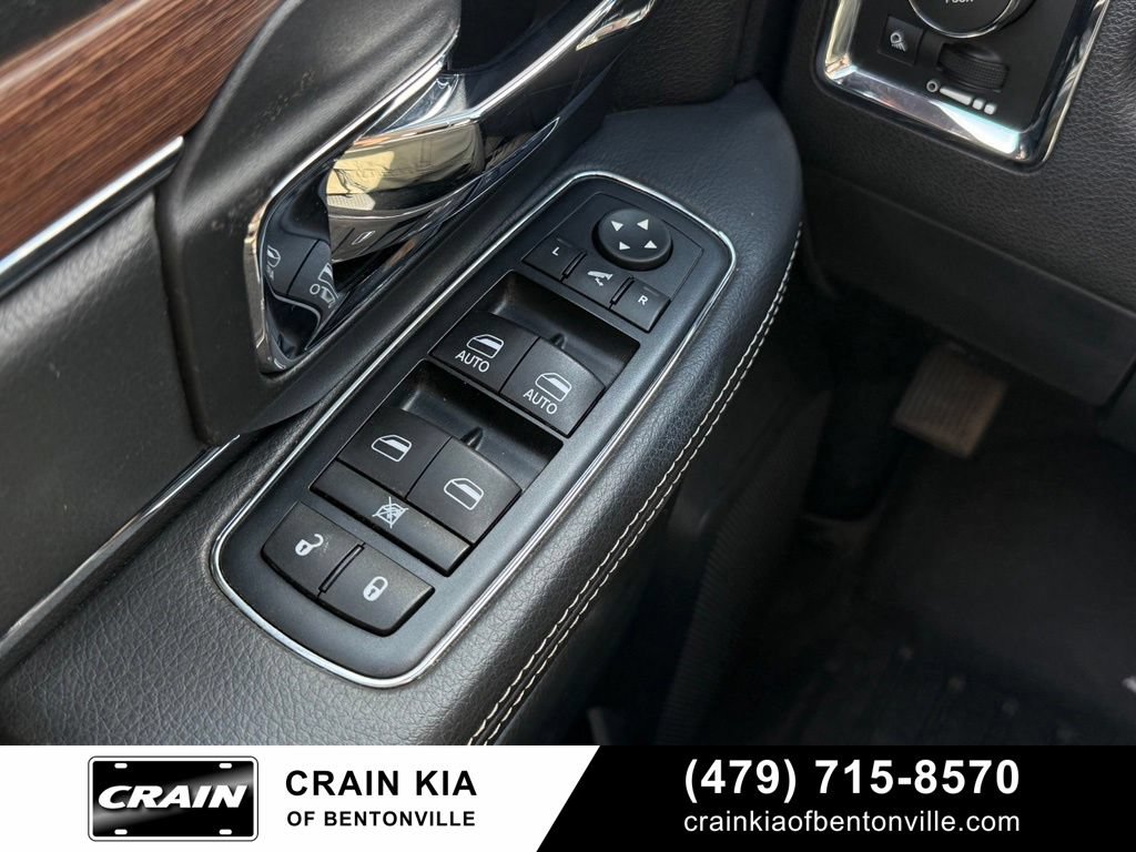 Used 2016 RAM 1500 Laramie w/ Convenience Group AWD/4WD image 10