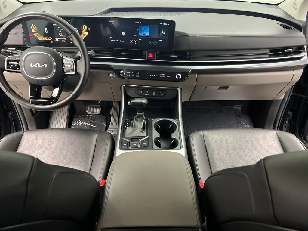Used 2025 Kia Carnival image 45