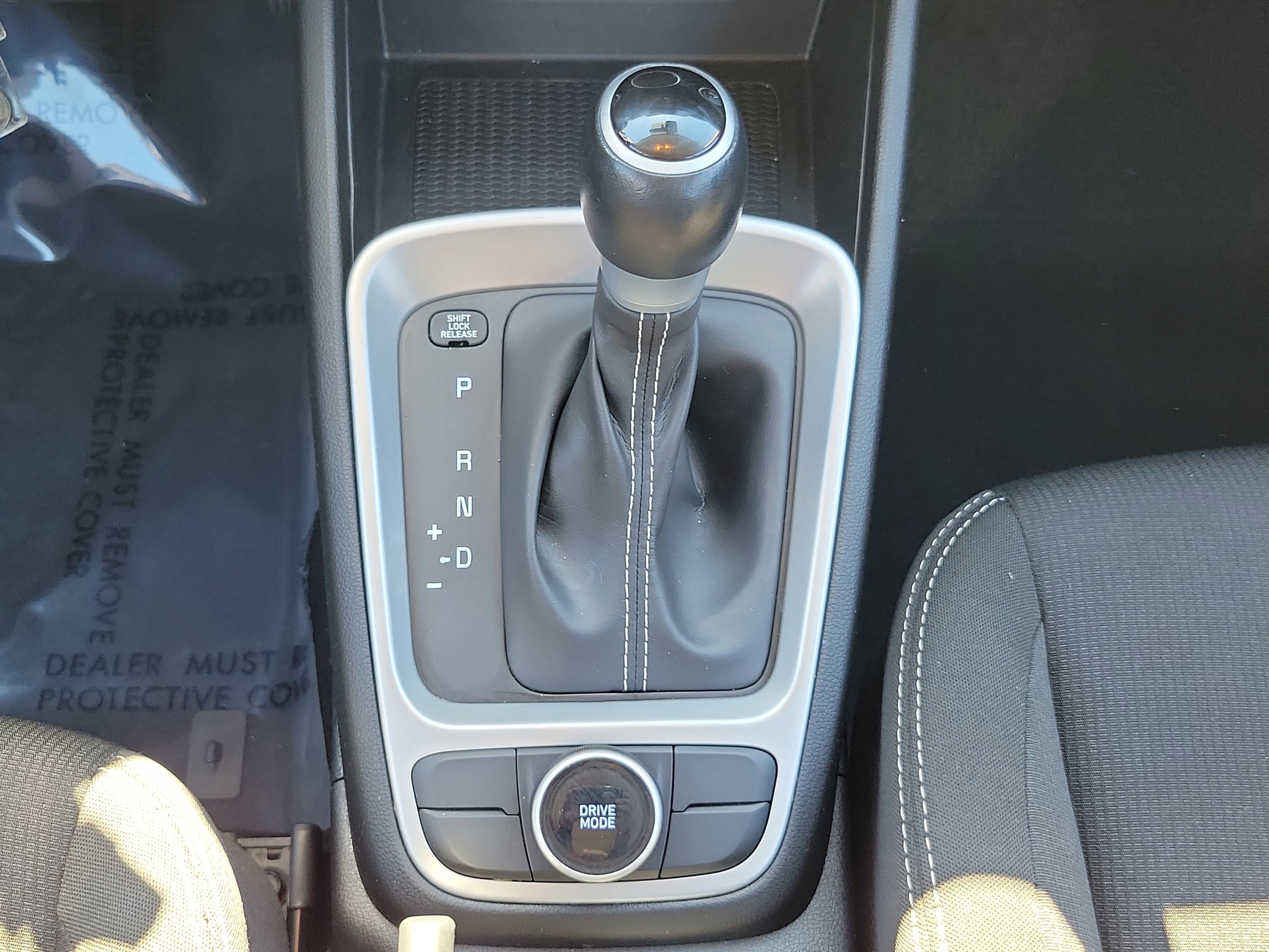 Used 2022 Hyundai Venue SEL FWD image 22