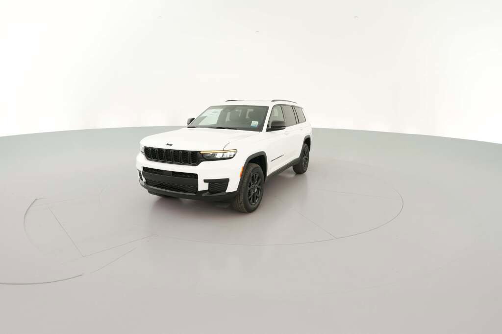 New 2025 Jeep Grand Cherokee L Laredo image 3