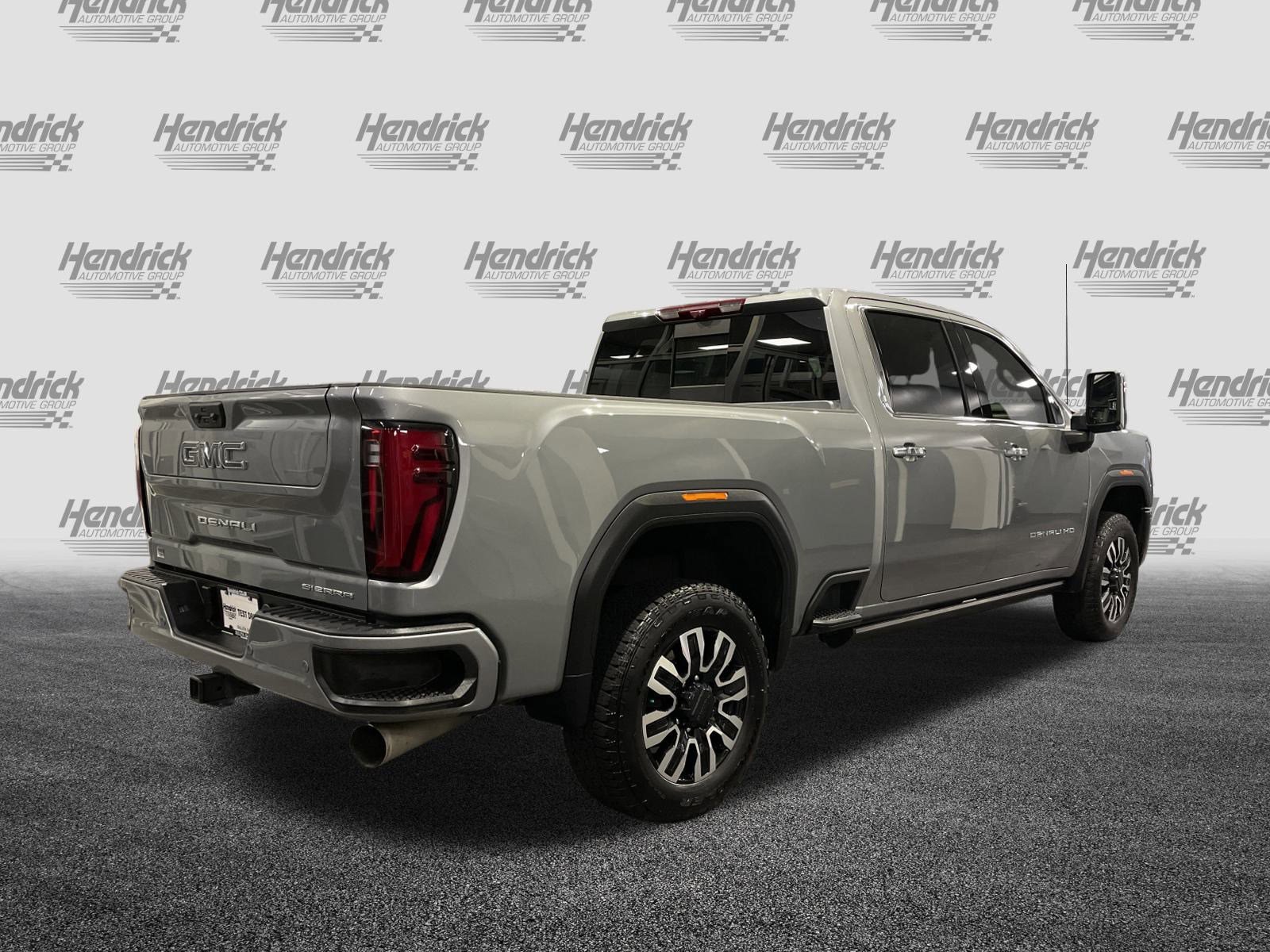 Used 2025 GMC Sierra 2500 Denali Ultimate image 10