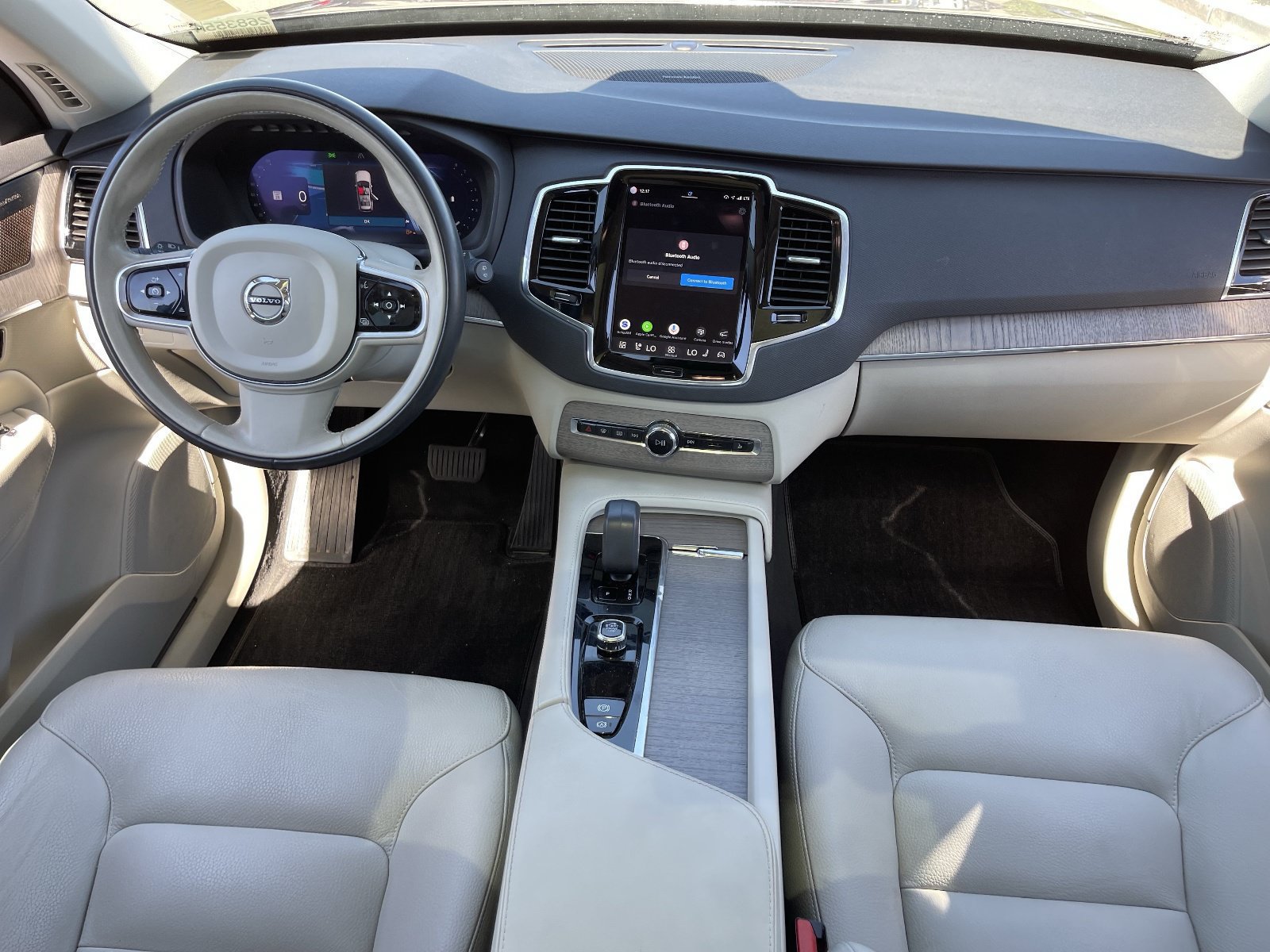Used 2024 Volvo XC90 B6 Plus AWD/4WD image 17