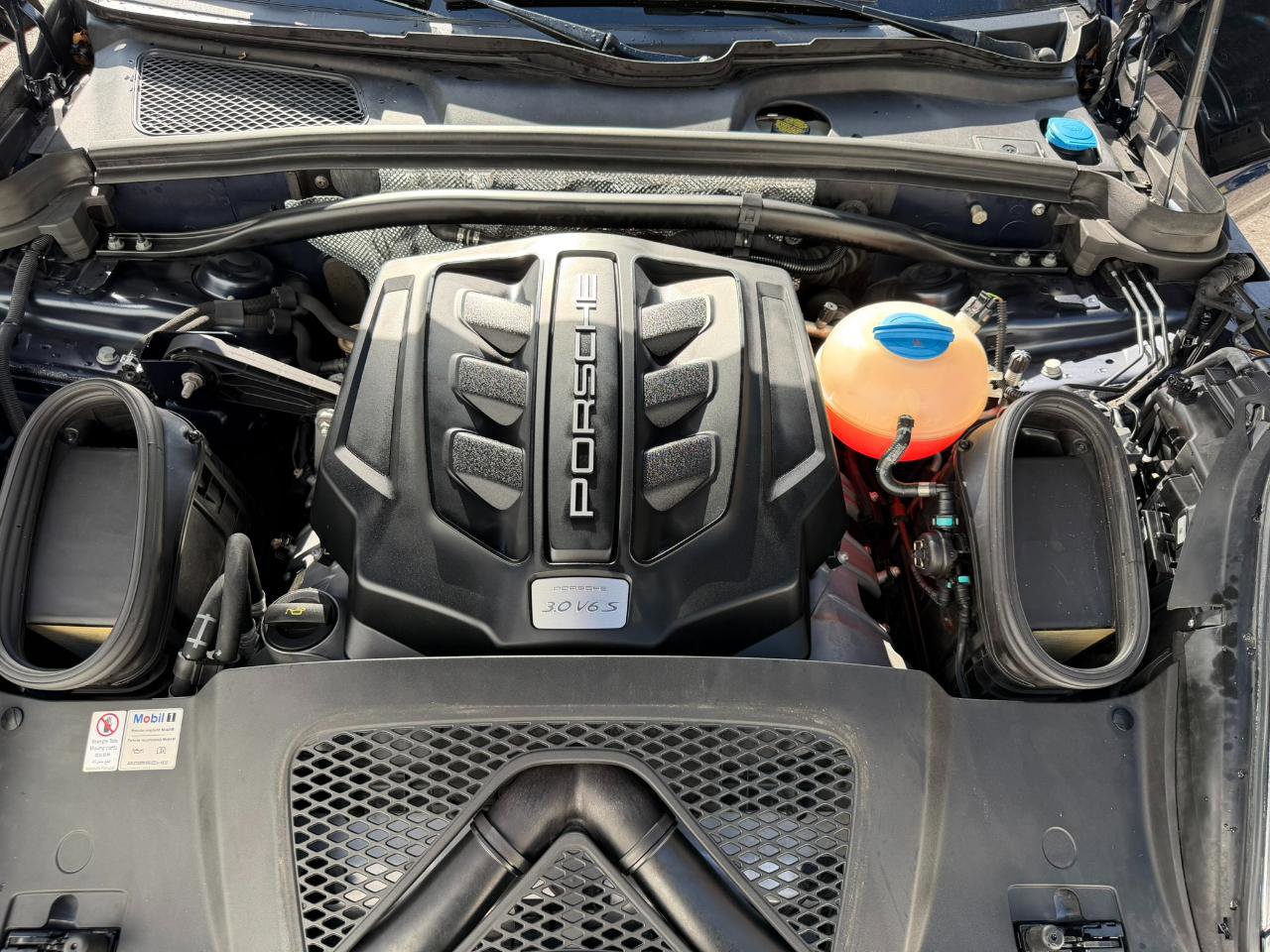 Used 2018 Porsche Macan S image 22