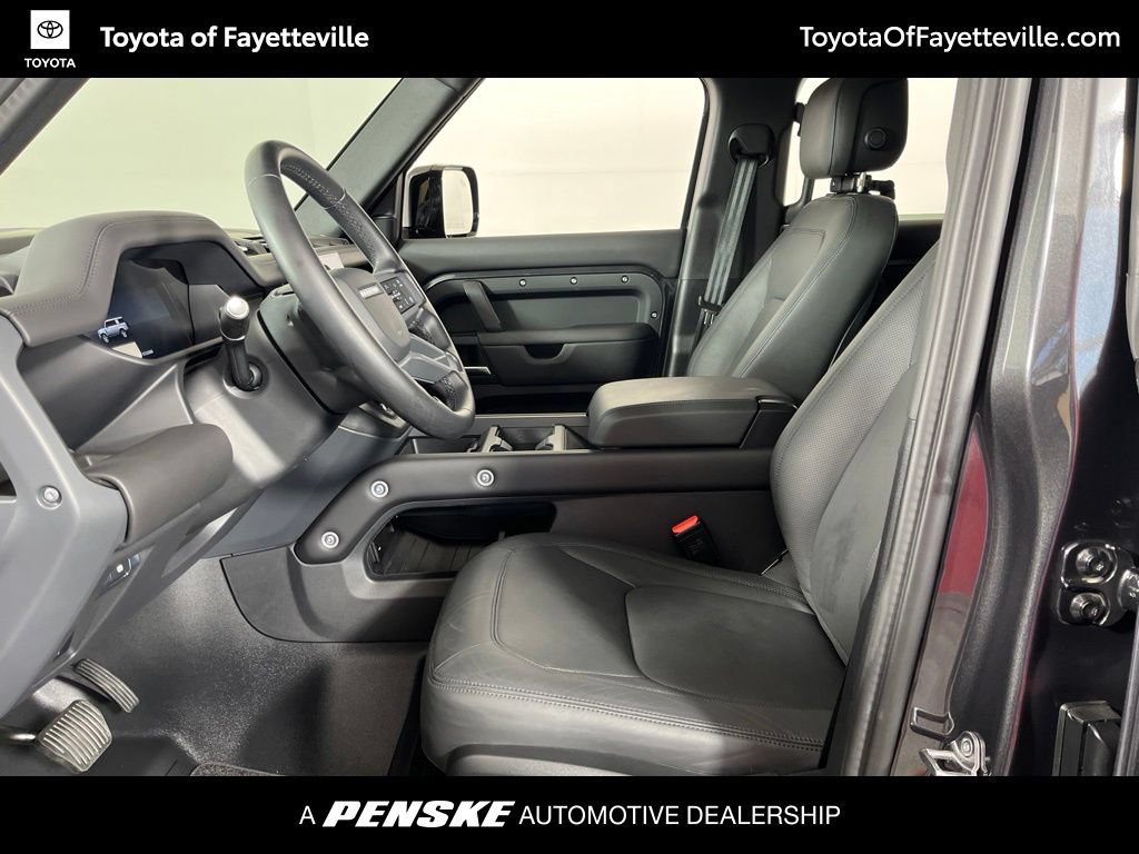 Used 2025 Land Rover Defender 130 X-Dynamic SE AWD/4WD image 22