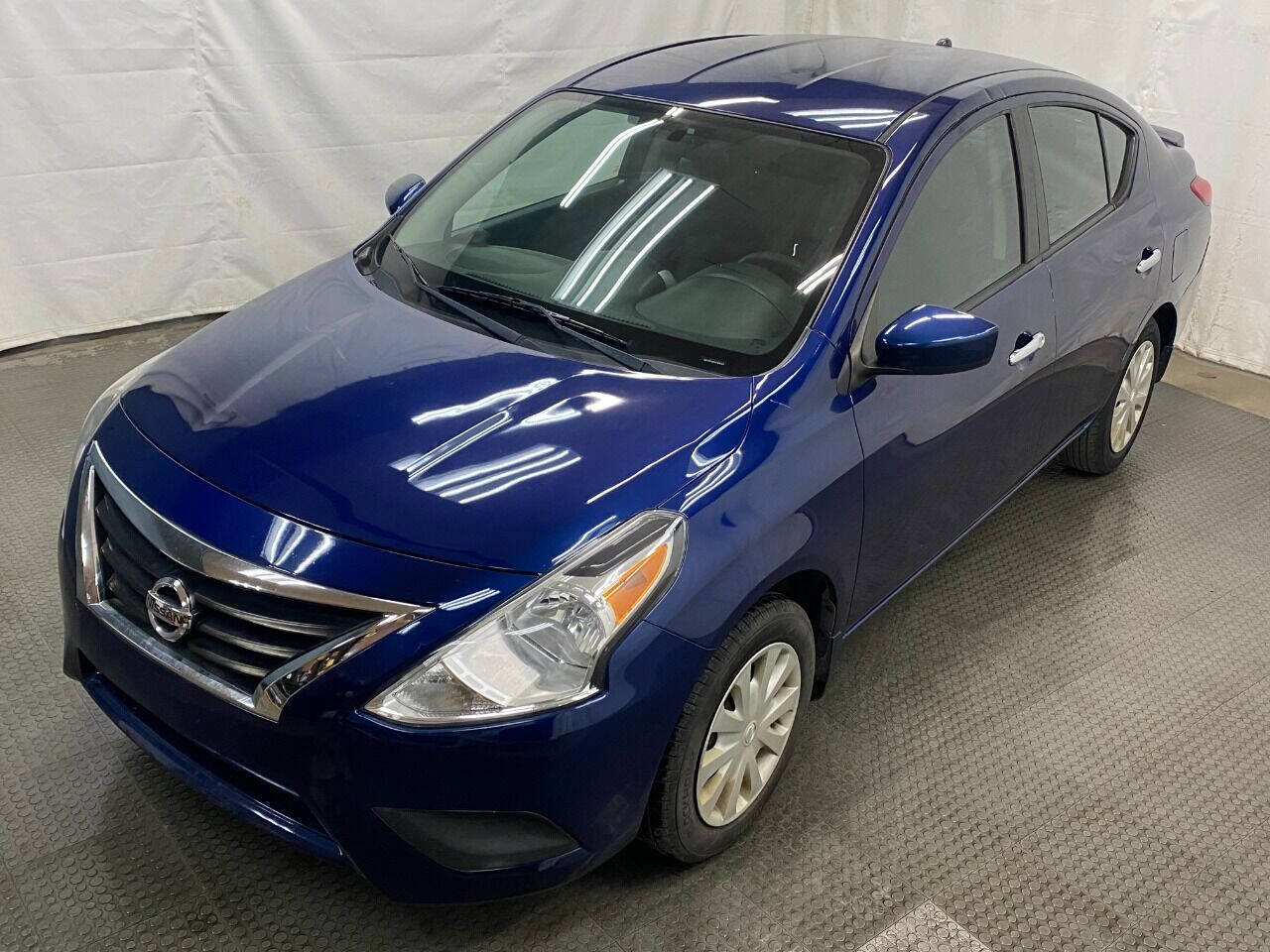 Used 2018 Nissan Versa SV image 5