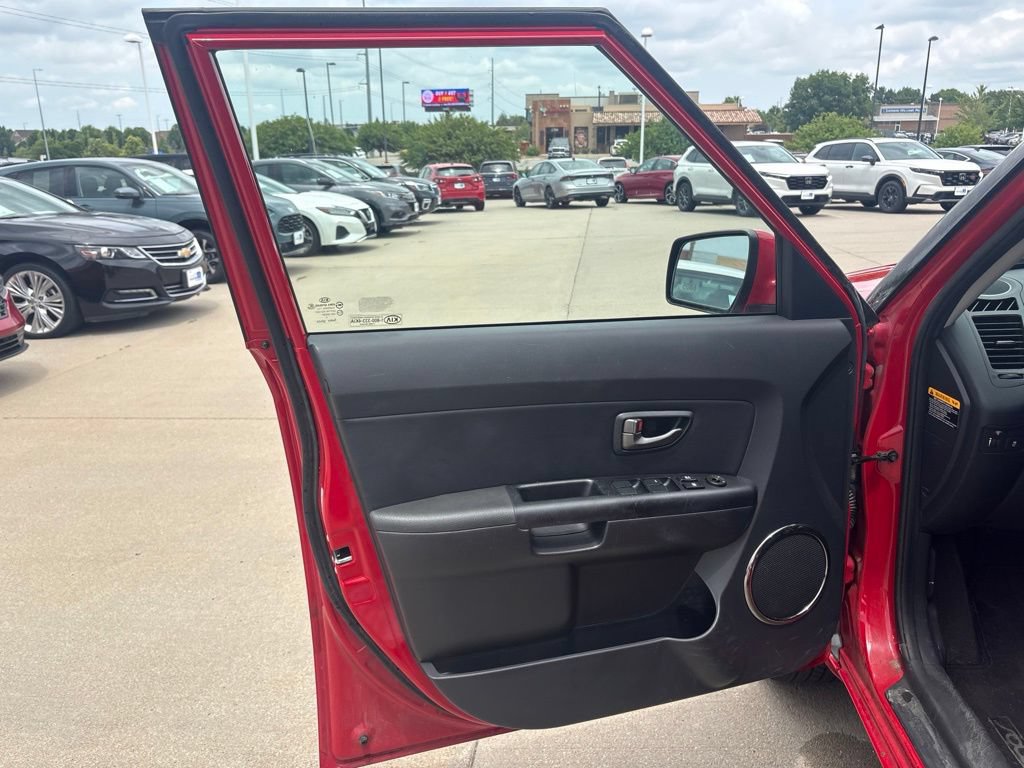 Used 2010 Kia Soul + w/ Audio Pkg FWD image 9