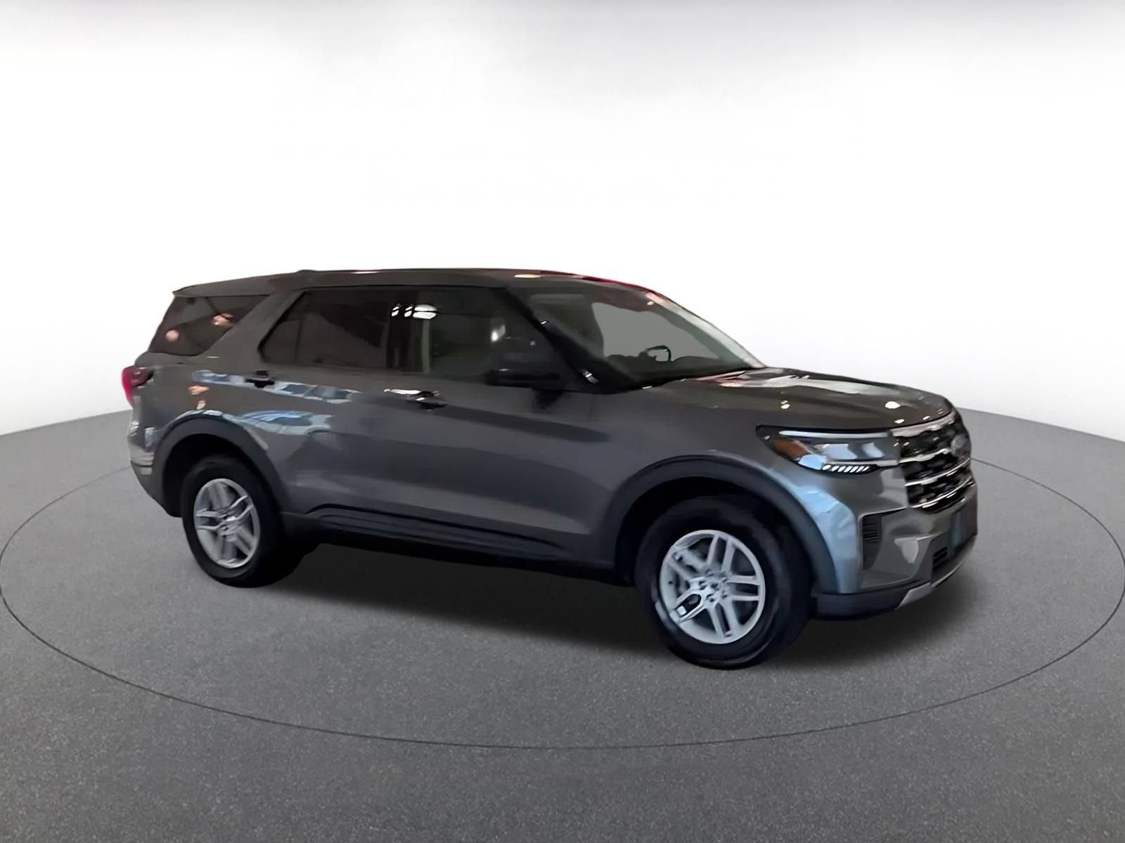 Used 2026 Ford Explorer Active AWD/4WD image 2