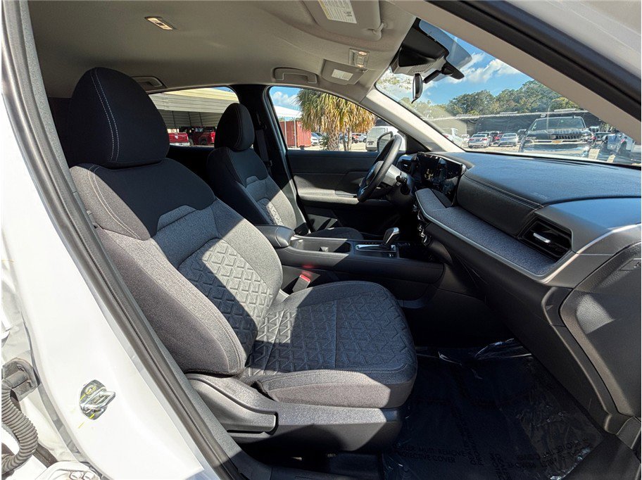 Used 2025 Nissan Kicks SV image 35