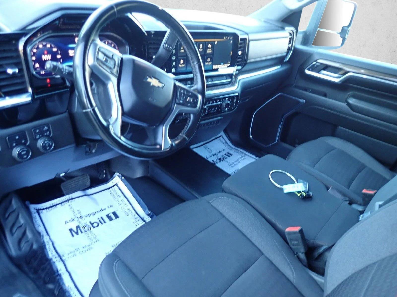 Used 2024 Chevrolet Silverado 2500 LT w/ Convenience Package AWD/4WD image 9