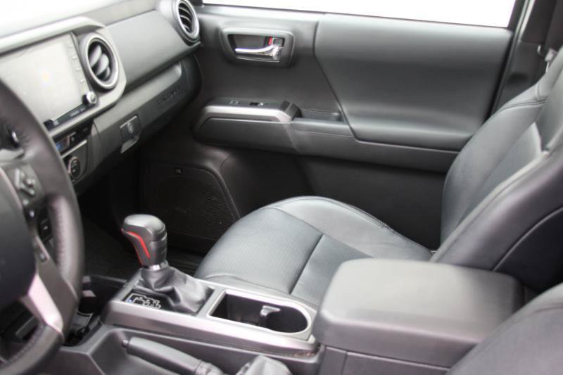 Used 2023 Toyota Tacoma TRD Off-Road w/ TRD Premium Off Road Package AWD/4WD image 39