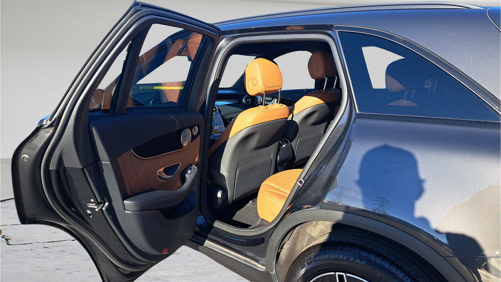 Used 2021 Mercedes-Benz GLC 300 4MATIC image 10
