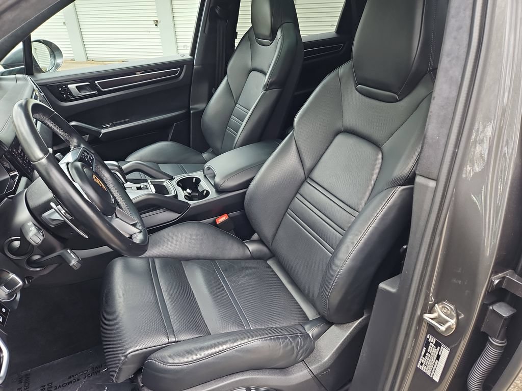 Certified 2021 Porsche Cayenne GTS AWD/4WD image 5