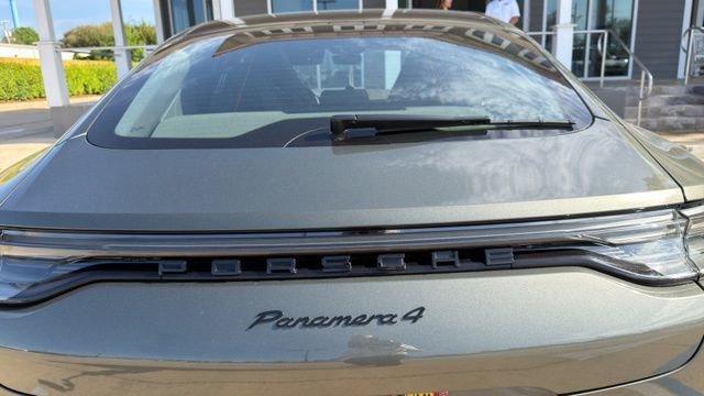 Used 2023 Porsche Panamera 4 Platinum Edition image 2