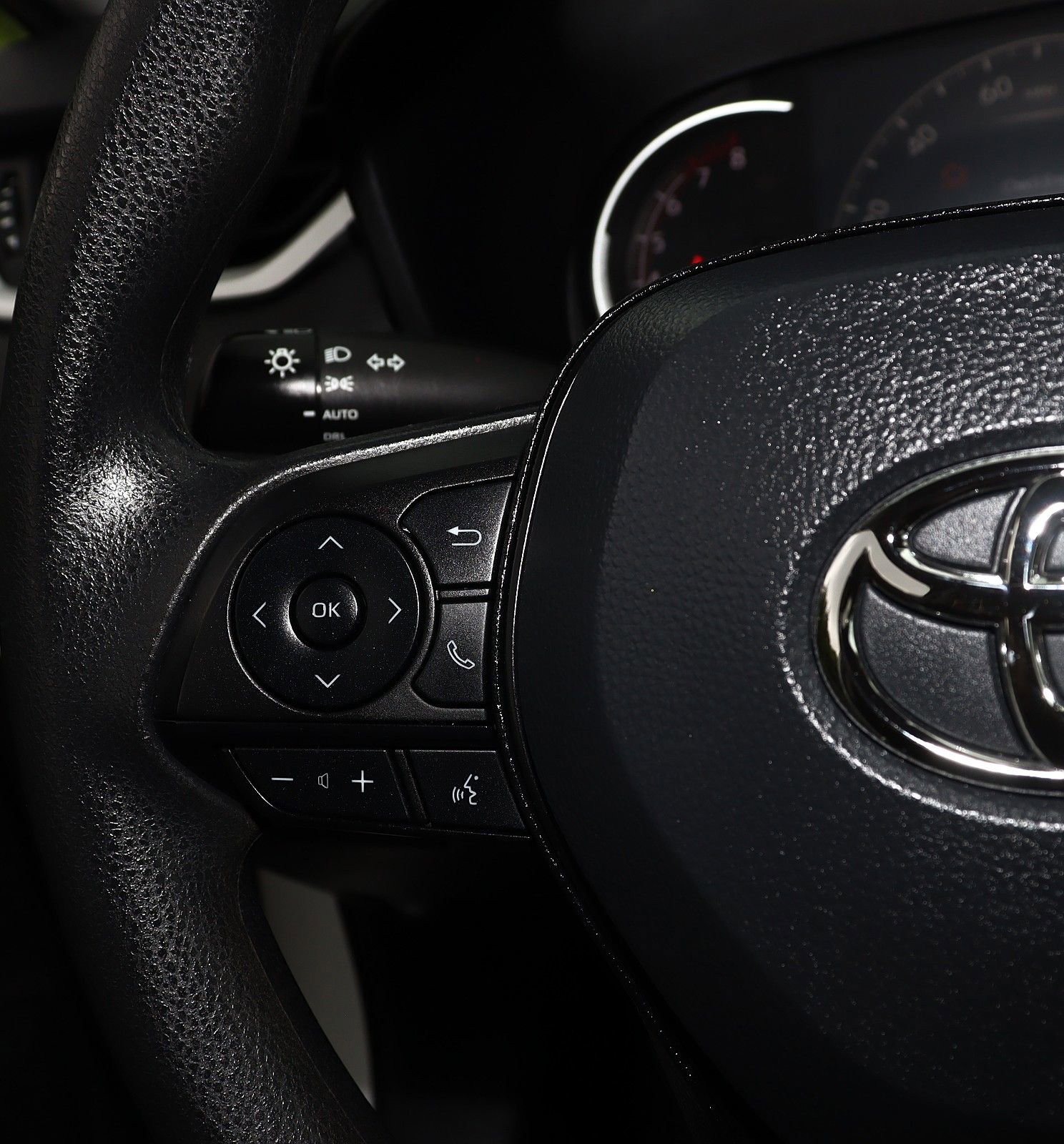 Used 2023 Toyota RAV4 XLE image 21