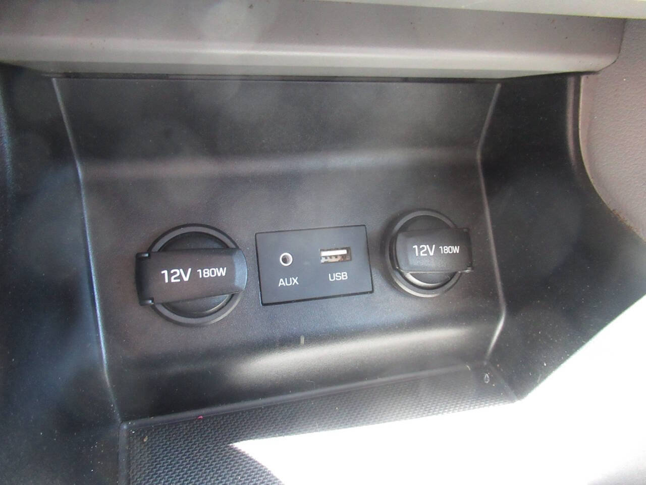 Used 2020 Hyundai Elantra SE w/ Cargo Package (C1) FWD image 18