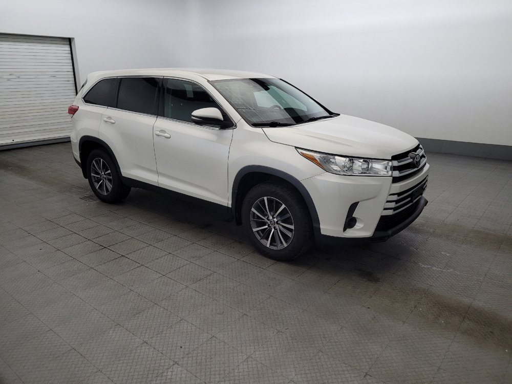 Used 2019 Toyota Highlander LE AWD/4WD image 11