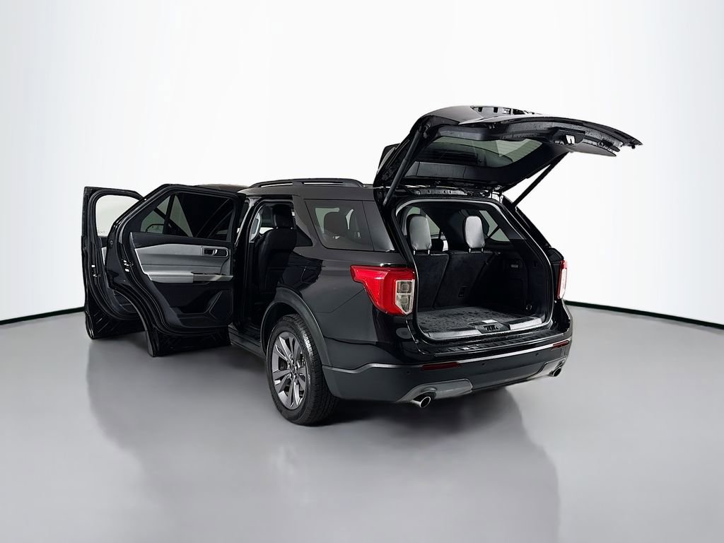 Used 2022 Ford Explorer XLT w/ Equipment Group 202A image 27