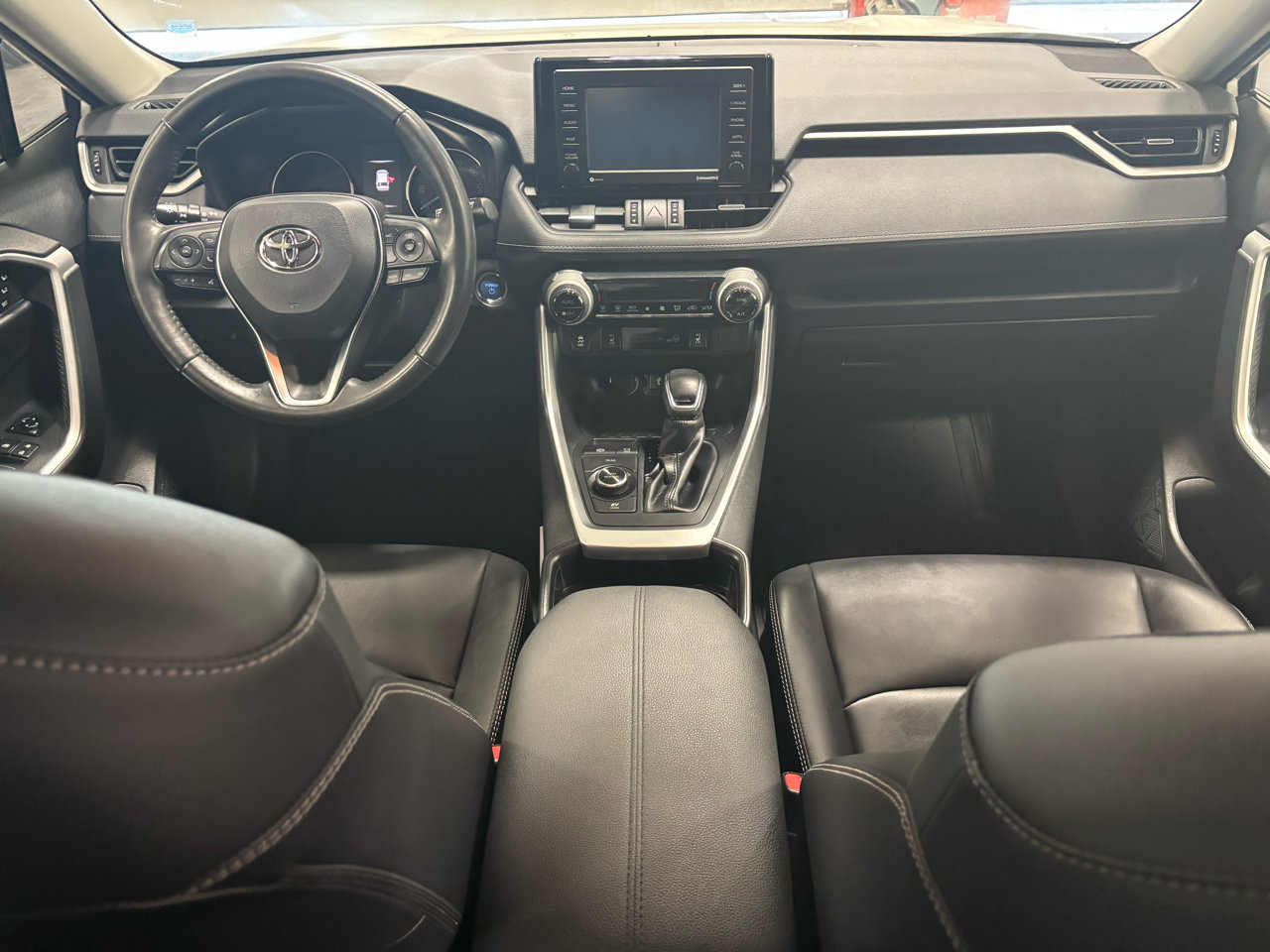 Used 2021 Toyota RAV4 XLE Premium image 6