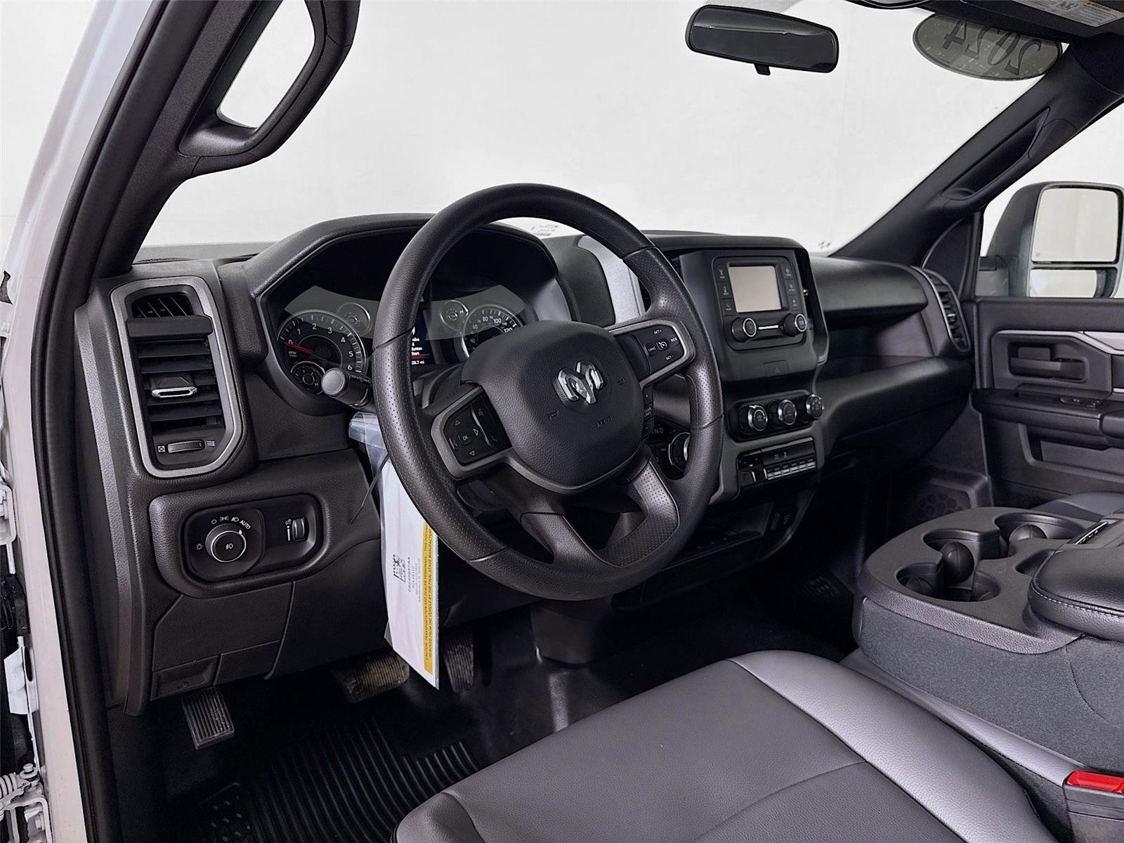 Used 2024 RAM 3500 Tradesman image 9