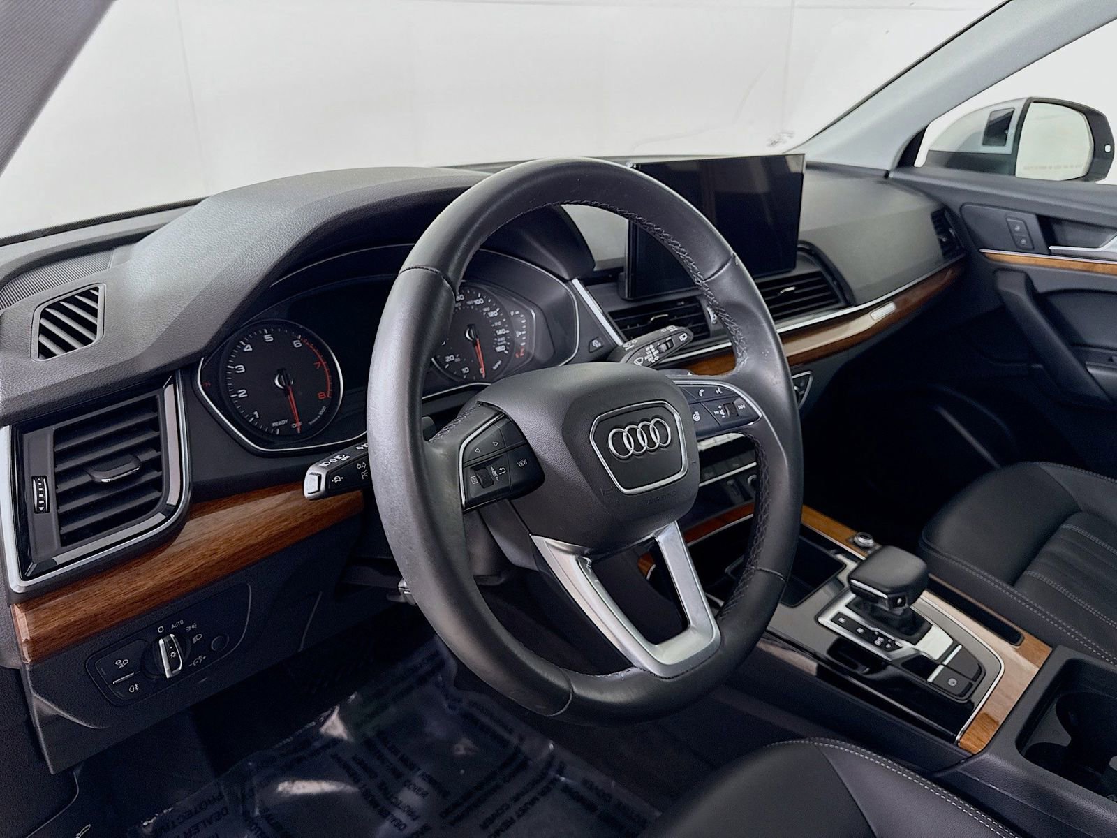 Certified 2023 Audi Q5 2.0T Premium w/ Convenience Package AWD/4WD image 4