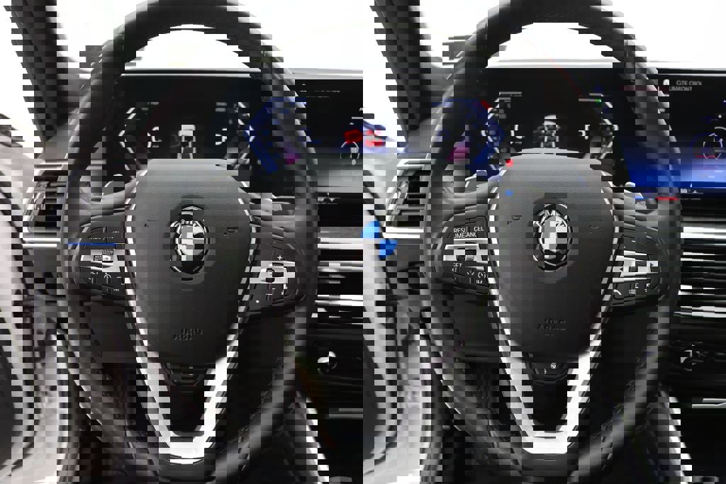 Used 2024 BMW 330i xDrive Sedan image 19