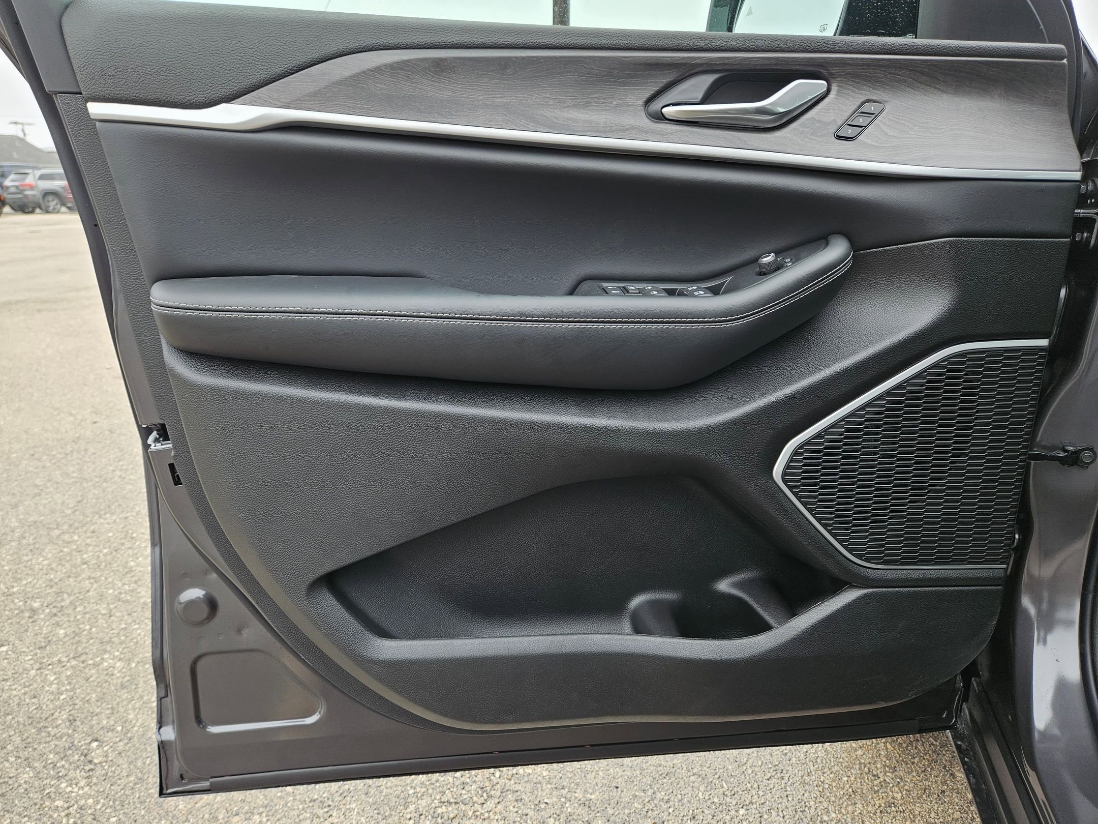 New 2026 Jeep Grand Cherokee Limited image 11