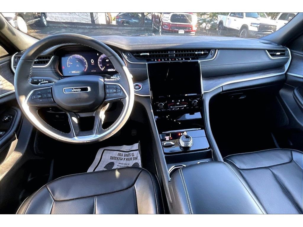 Used 2024 Jeep Grand Cherokee L Limited w/ Luxury Tech Group II image 15