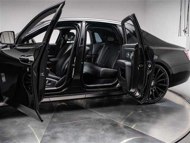 Used 2025 Rolls-Royce Ghost AWD/4WD image 18