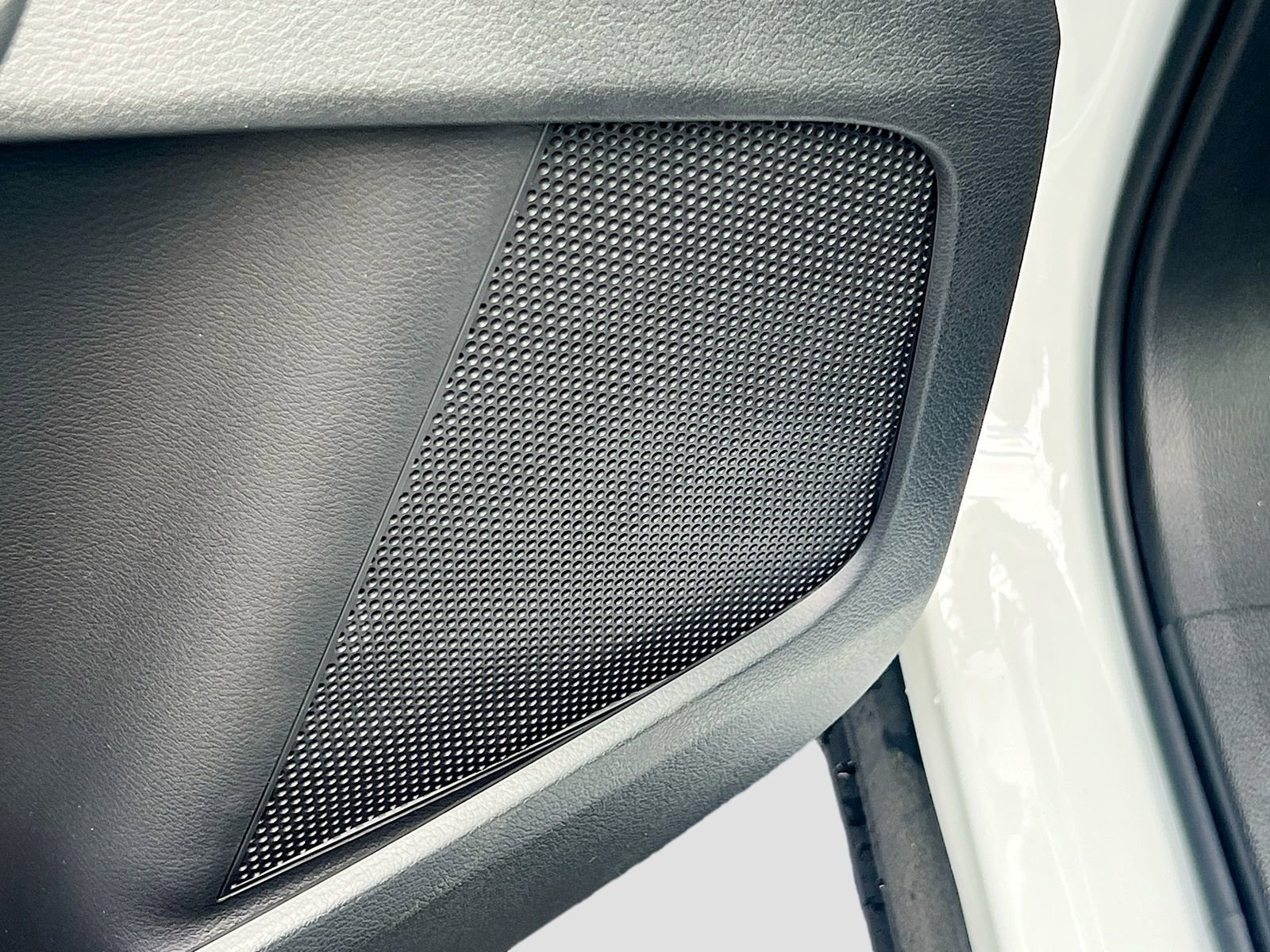 New 2026 Nissan Leaf FWD image 18