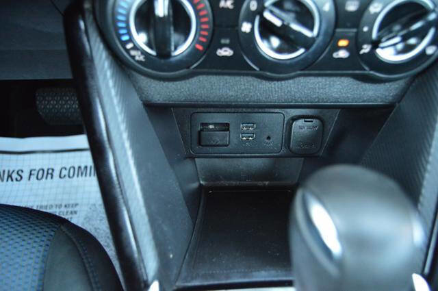 Used 2017 Toyota Yaris iA image 25