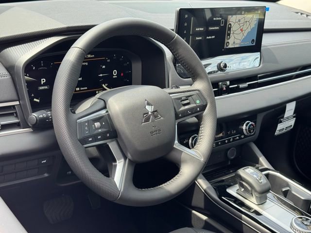 New 2025 Mitsubishi Outlander AWD image 14