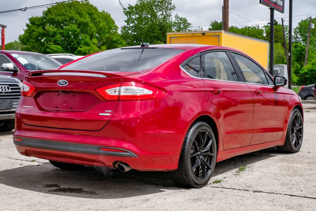 Used 2016 Ford Fusion SE FWD image 10