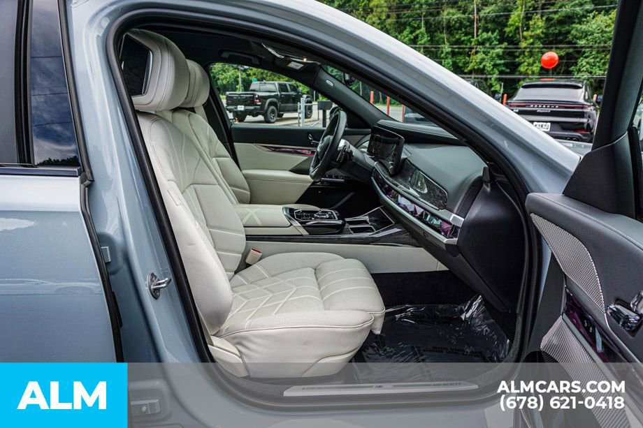 Used 2024 BMW 760i xDrive w/ Premium Package AWD/4WD image 23