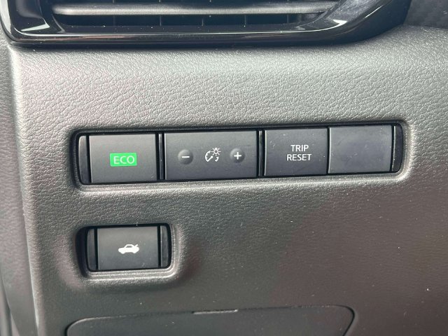 Used 2025 Nissan Sentra SV FWD image 19
