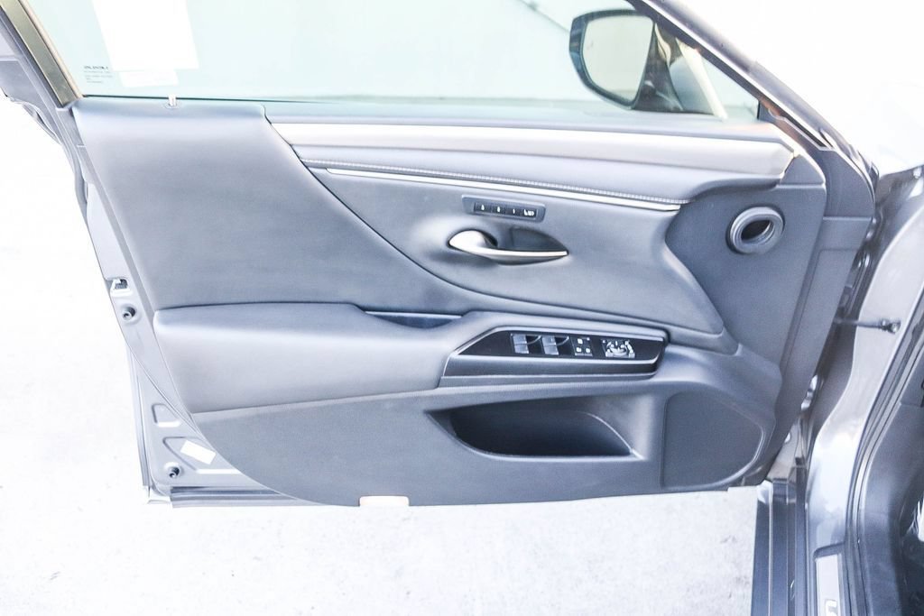Used 2020 Lexus ES 350 F Sport w/ Accessory Package 2 FWD image 24