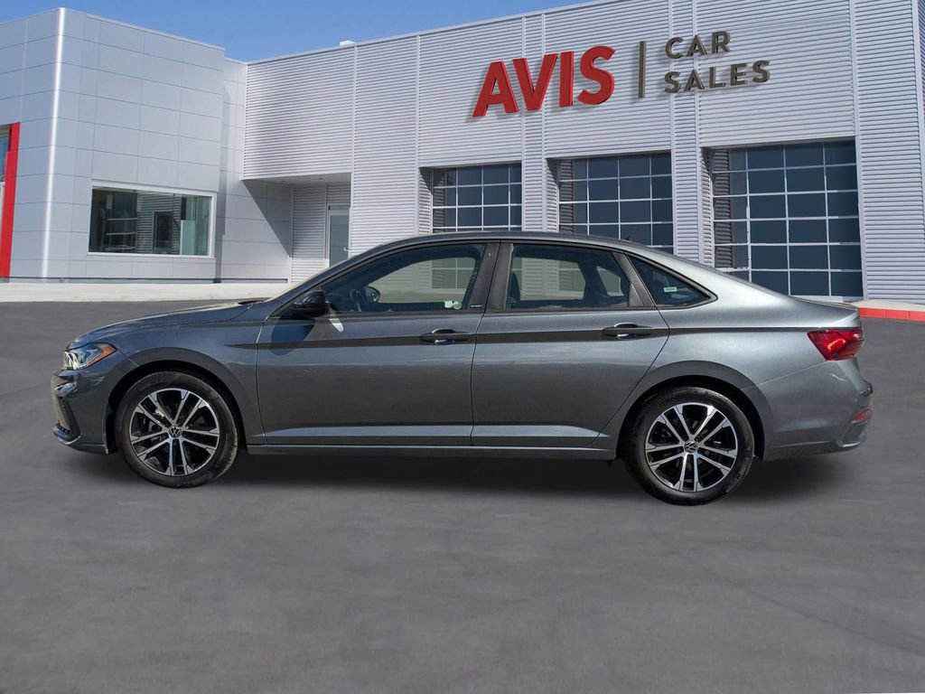 Used 2025 Volkswagen Jetta Sport image 2