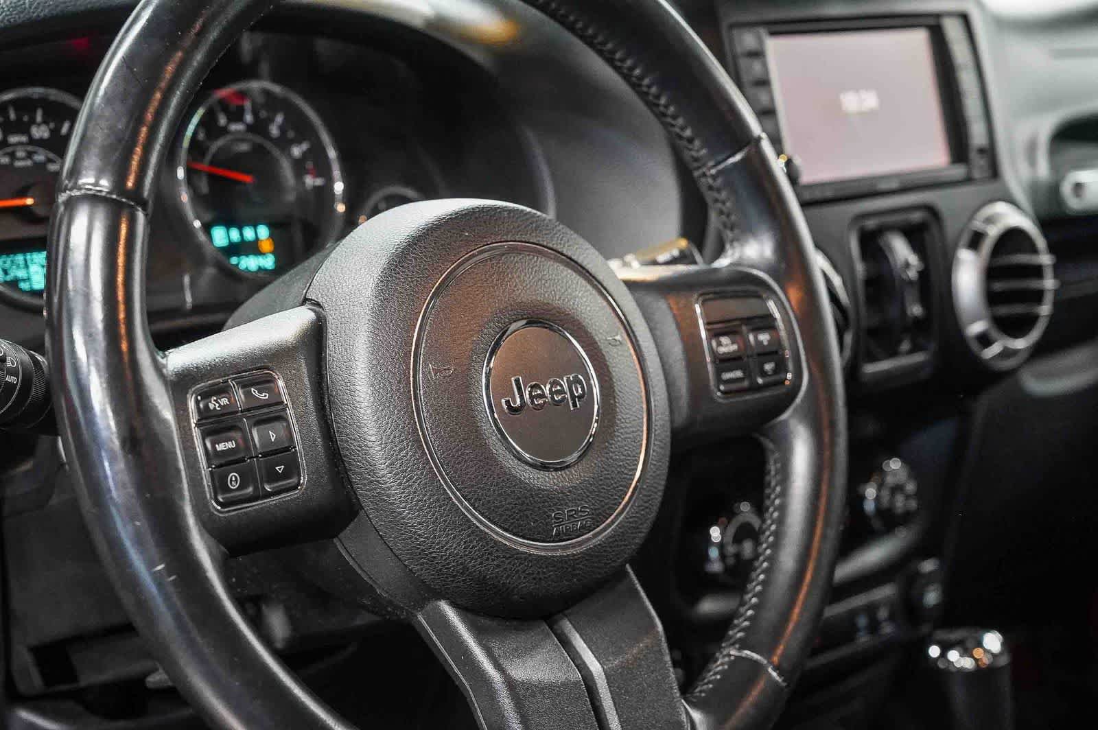 Used 2014 Jeep Wrangler Unlimited Sahara w/ Connectivity Group AWD/4WD image 20