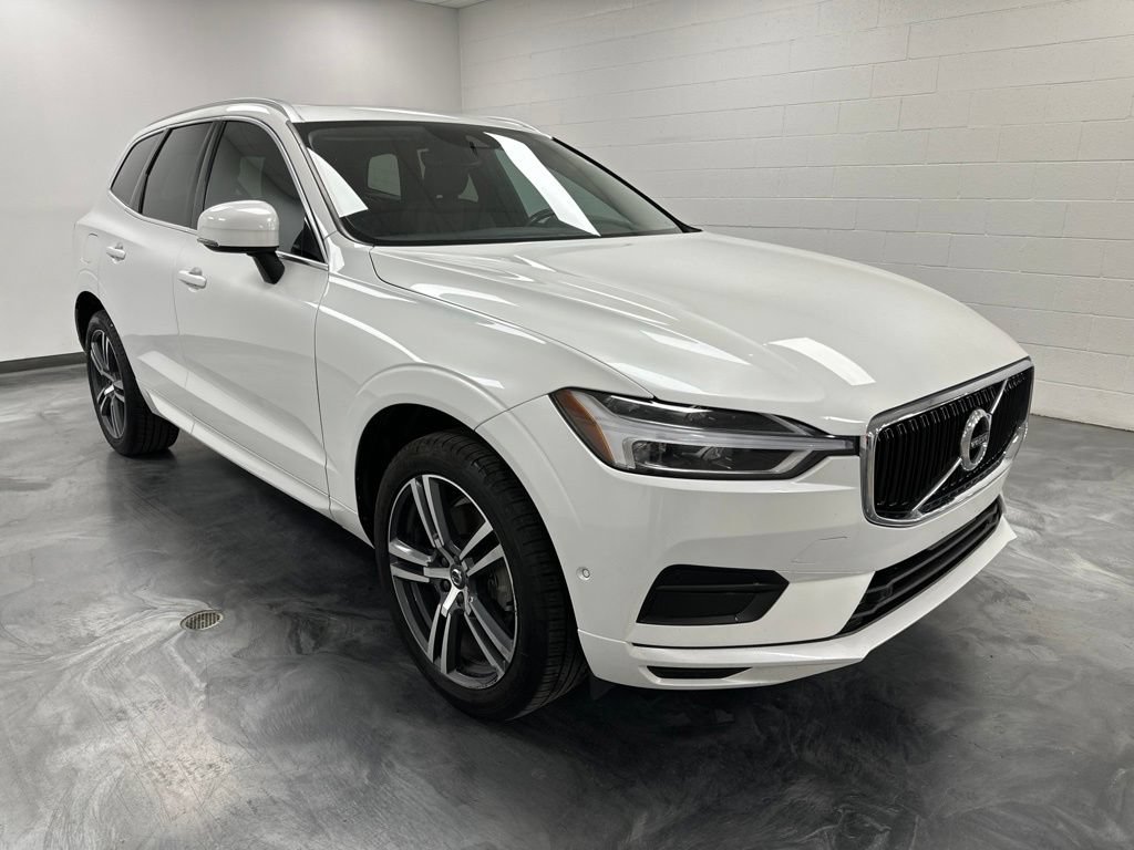 Used 2019 Volvo XC60 T6 Momentum w/ Multimedia Package AWD/4WD image 4