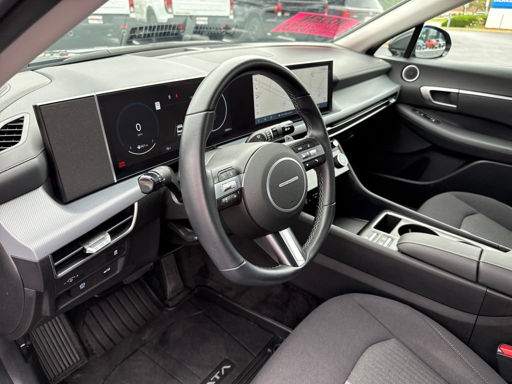 Used 2025 Hyundai Sonata SEL FWD image 14