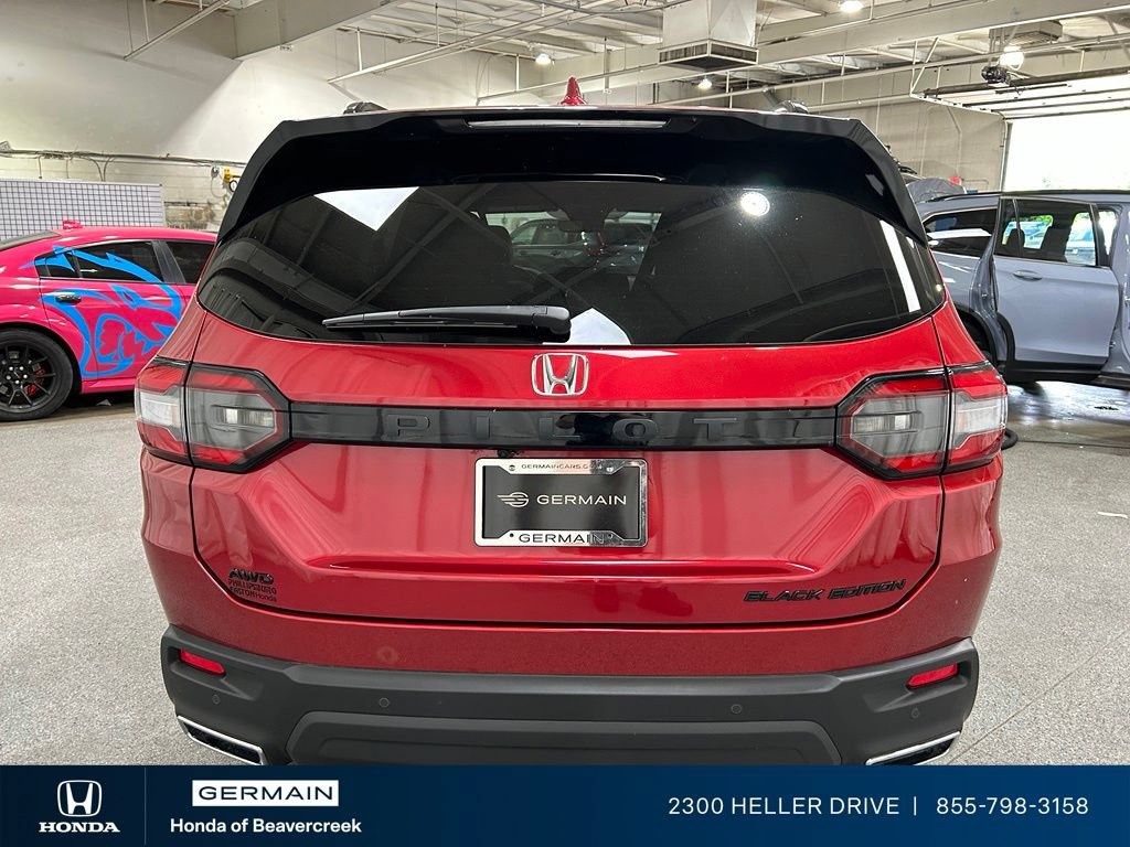 Certified 2025 Honda Pilot Black Edition image 7