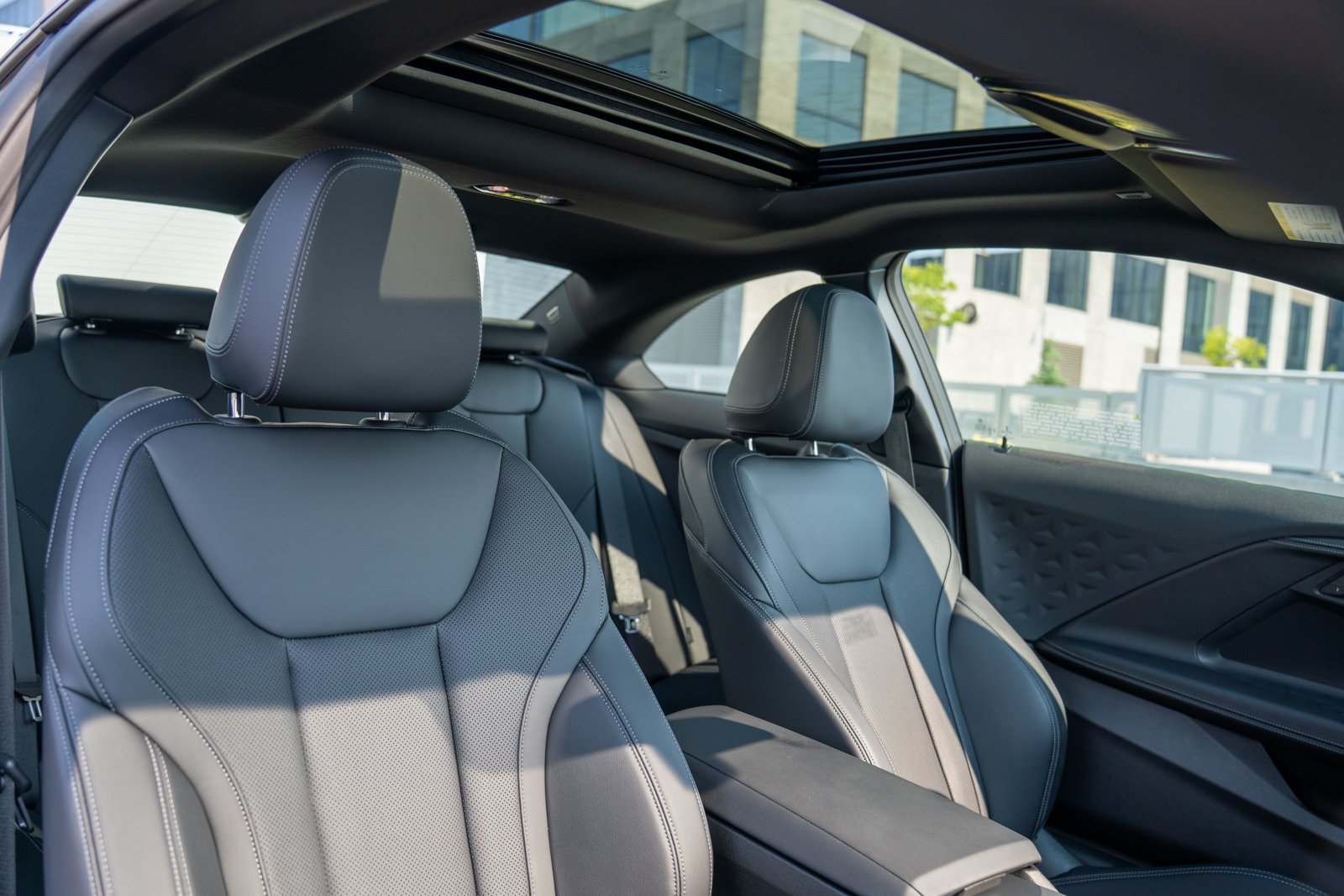 Used 2023 BMW 230i Coupe w/ Convenience Package RWD image 23