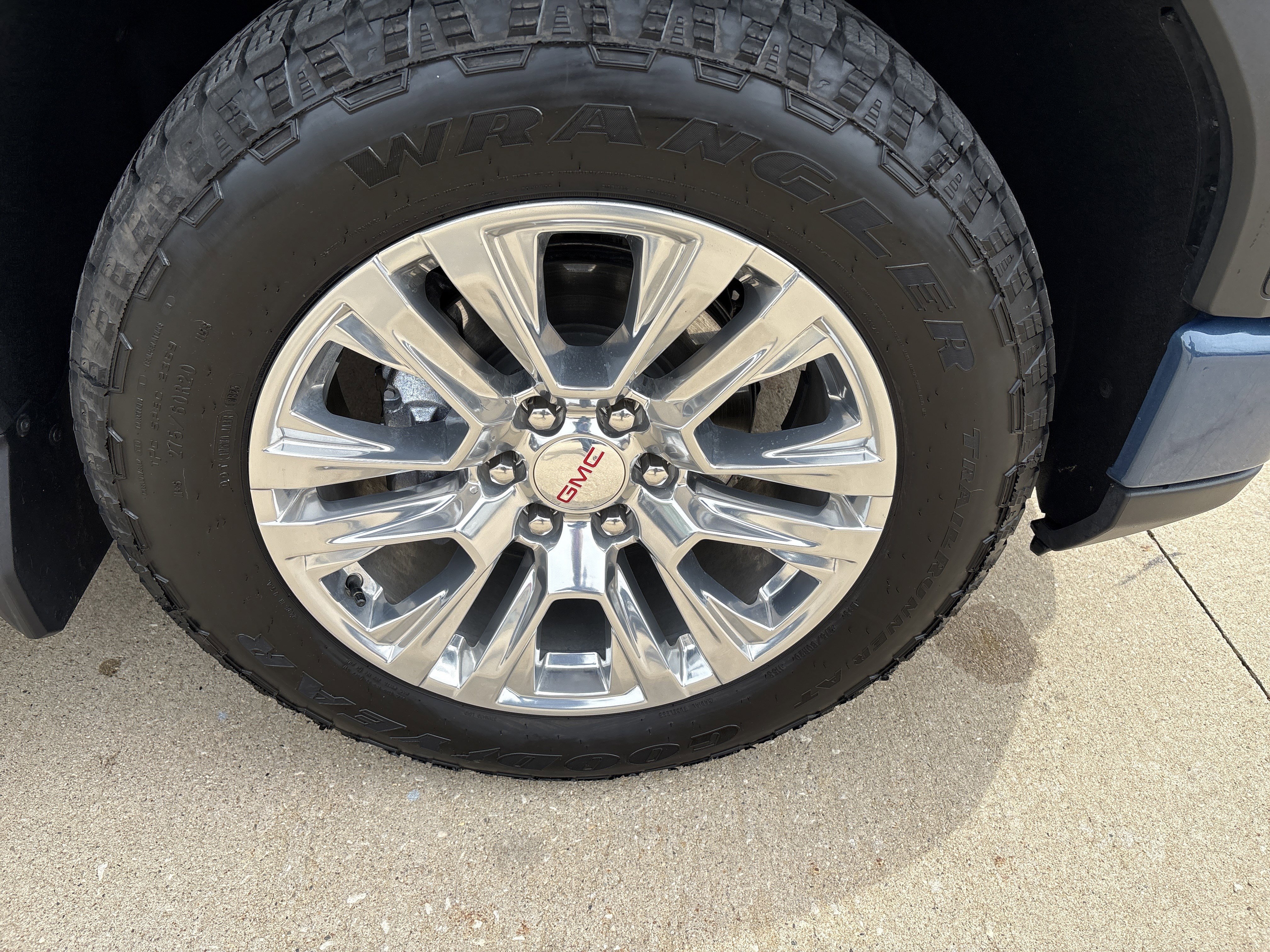 Used 2025 GMC Sierra 1500 Denali w/ Technology Package AWD/4WD image 9