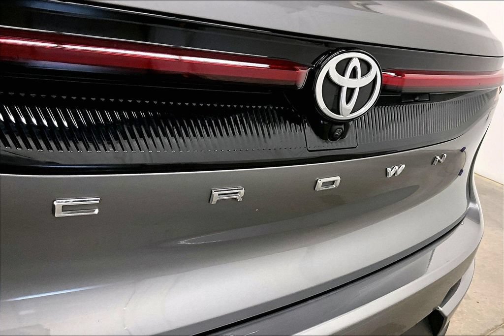Used 2023 Toyota Crown AWD/4WD image 24
