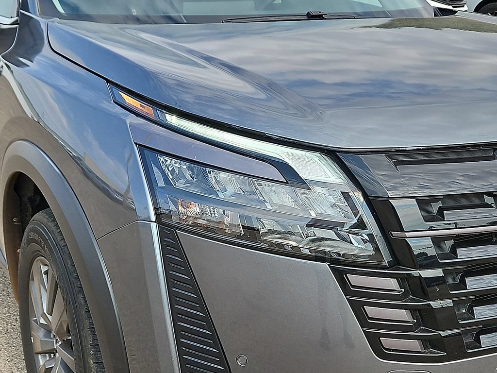 Used 2026 Nissan Pathfinder SV FWD image 6