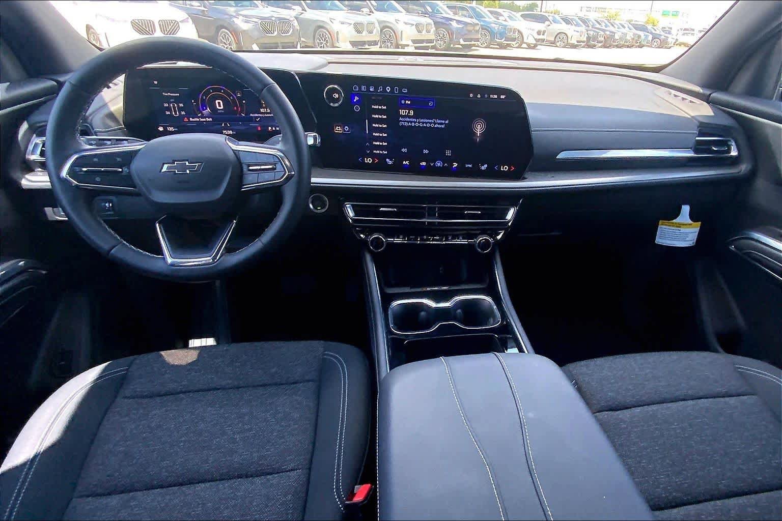 Used 2025 Chevrolet Traverse LT w/ Midnight/Sport Edition FWD image 15