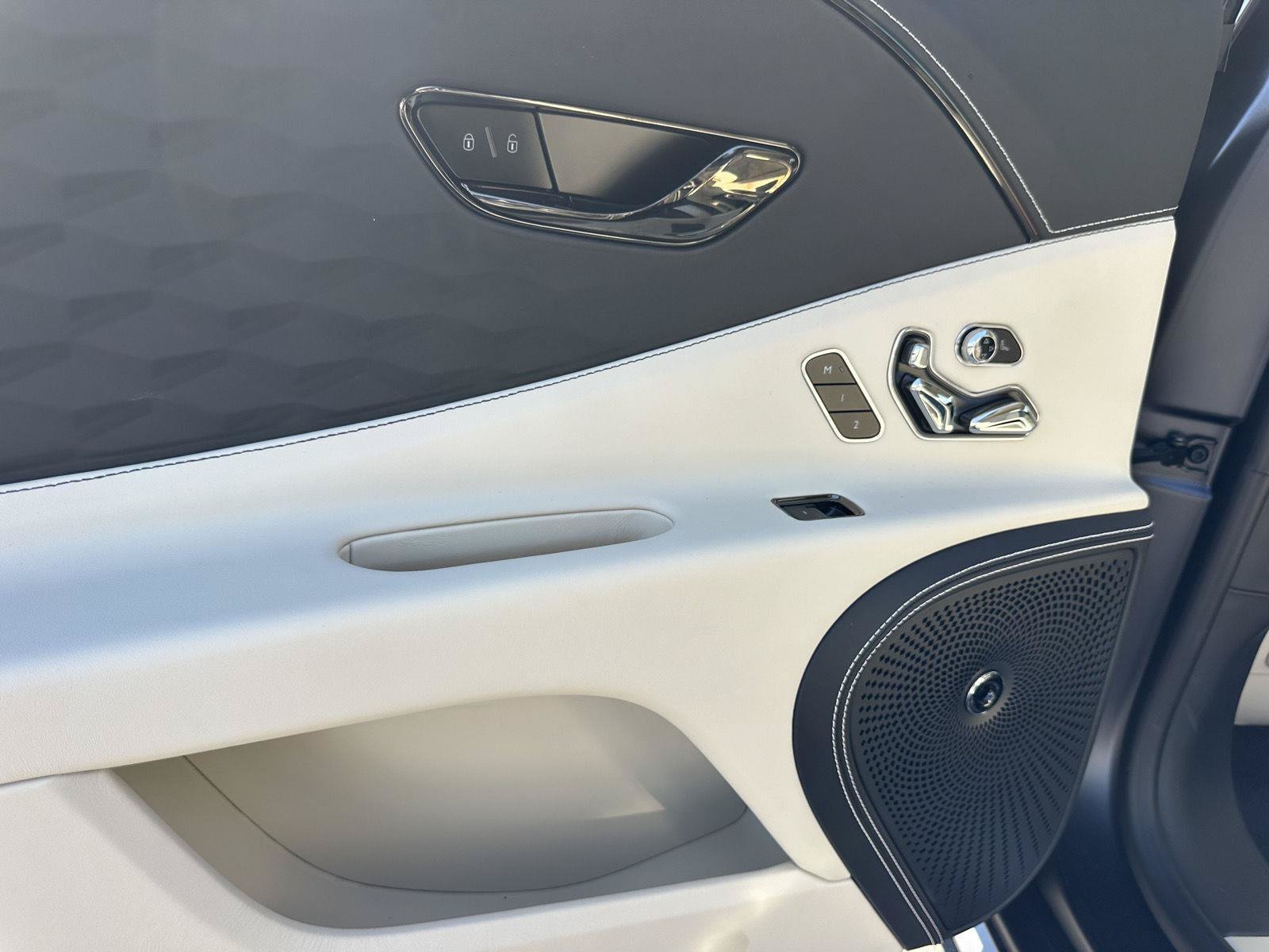 New 2026 Bentley Flying Spur Plug-In Hybrid AWD/4WD image 24