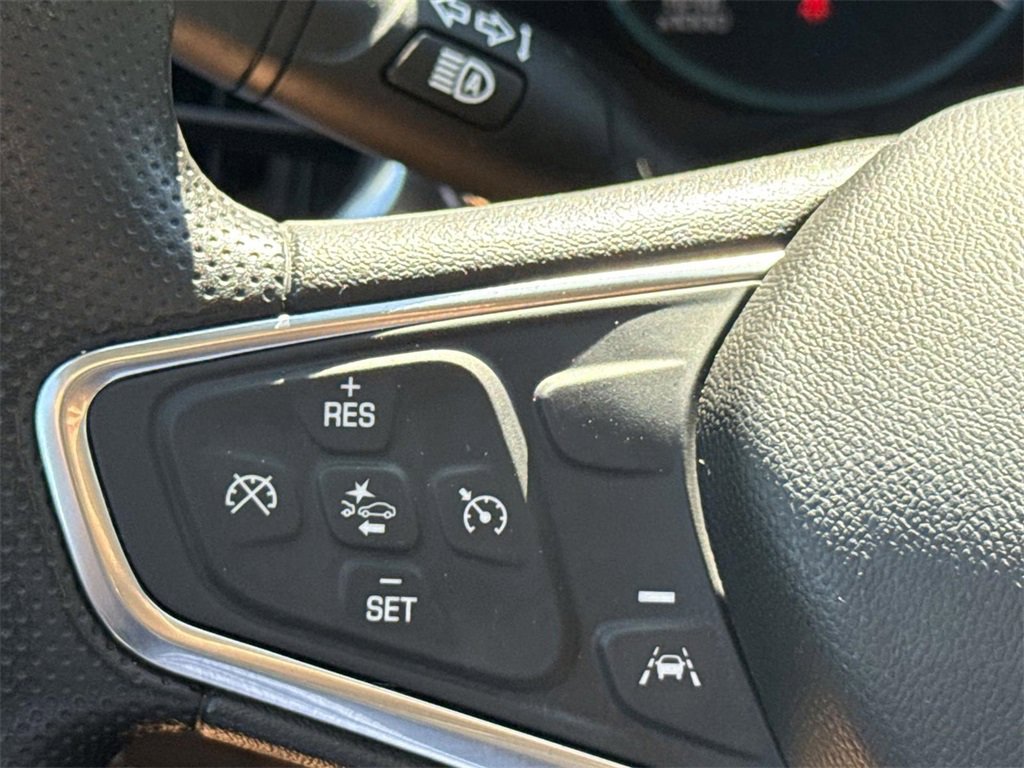 Used 2022 Chevrolet Equinox LS image 32