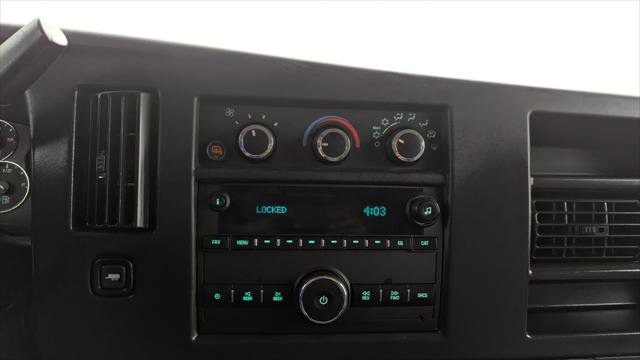 Used 2015 Chevrolet Express 3500 RWD image 22