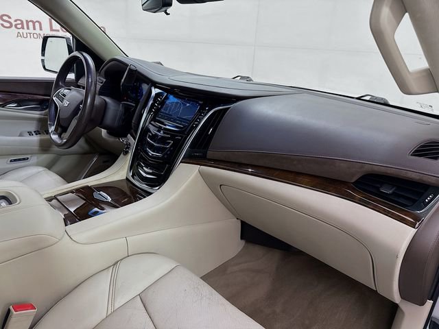Used 2017 Cadillac Escalade ESV Luxury AWD/4WD image 33